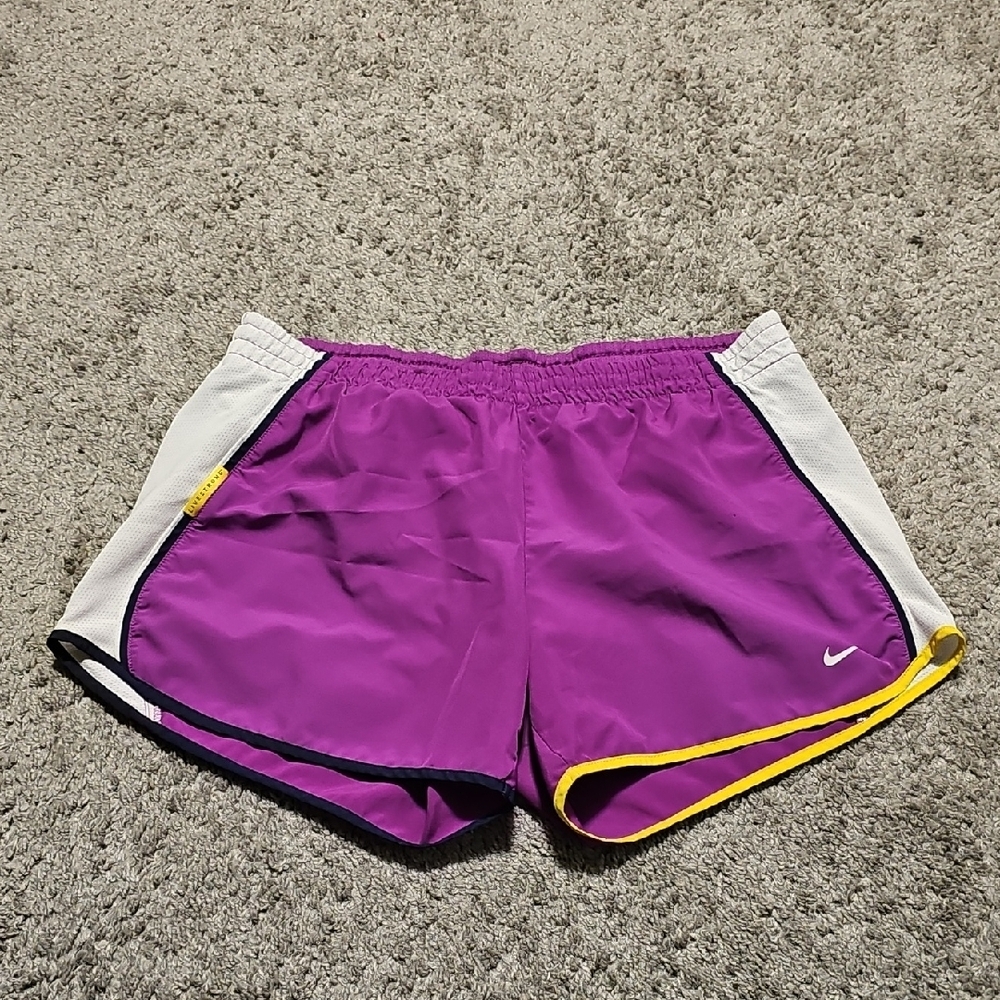 9 Piece Bundle 5- Size M - Picture 8 of 11